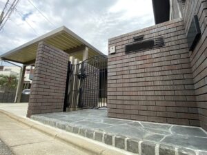 佐倉市で施工した門柱と門まわりの外構