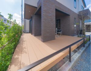 八千代市で施工した住宅のウッドデッキ